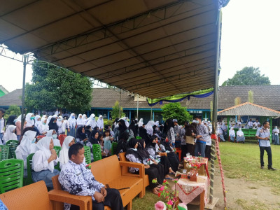 HUT PGRI KE 75 SMA NEGERI 1 KELAPA